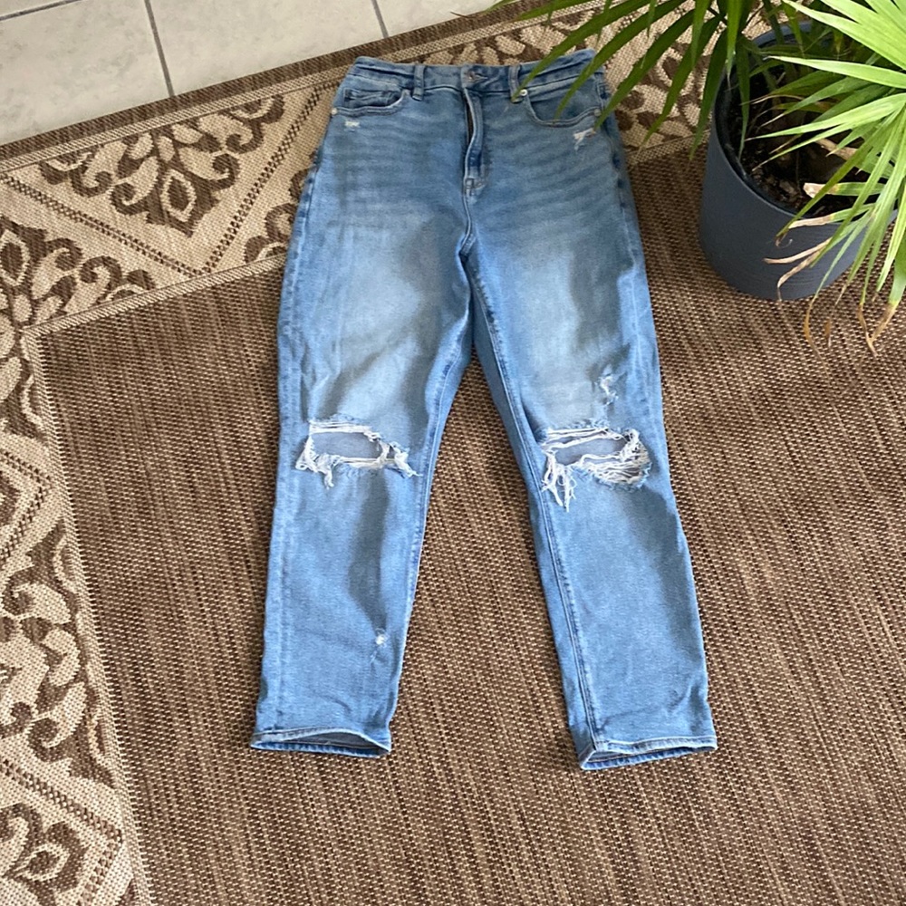 American Eagle Outfitters Light Blue Distressed Jeans
